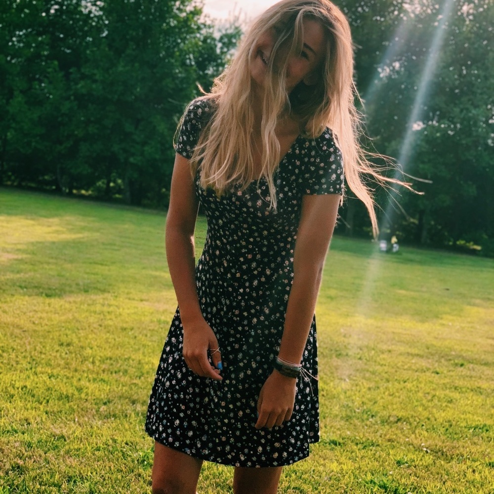 Follow my clothes account on Instagram @kleeberg._